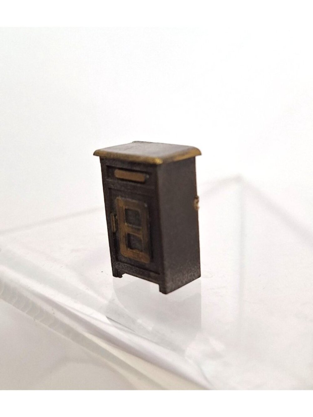 Mini Dollhouse Furniture Ice Box Hutch Brown Gold Micro Dresser Vintage - Picture 8 of 11